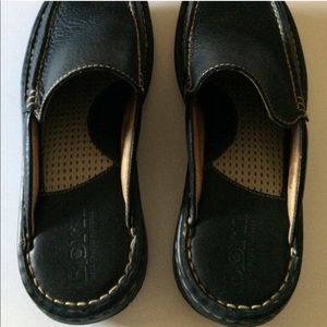 Men's BORN Black Leather Slip-On Shoes Size 9
